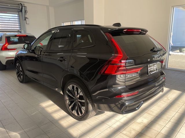 volvo xc60 2026 YV4M12RC0T1330658 image volvo xc60 2026 YV4M12RC0T1330658 image