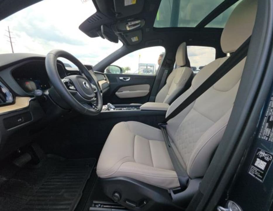 volvo xc60 2026 YV4M12RC3T1415252 image volvo xc60 2026 YV4M12RC3T1415252 image
