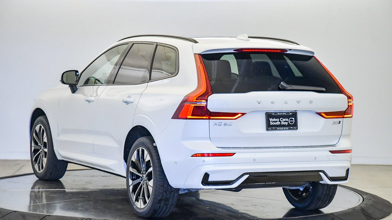volvo xc60 2026 YV4M12RC8T1293388 image volvo xc60 2026 YV4M12RC8T1293388 image