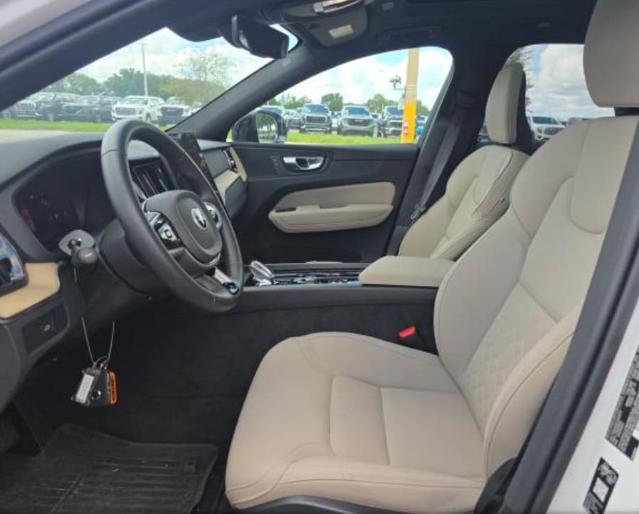 volvo xc60 2026 YV4M12RC1T1414777 image volvo xc60 2026 YV4M12RC1T1414777 image