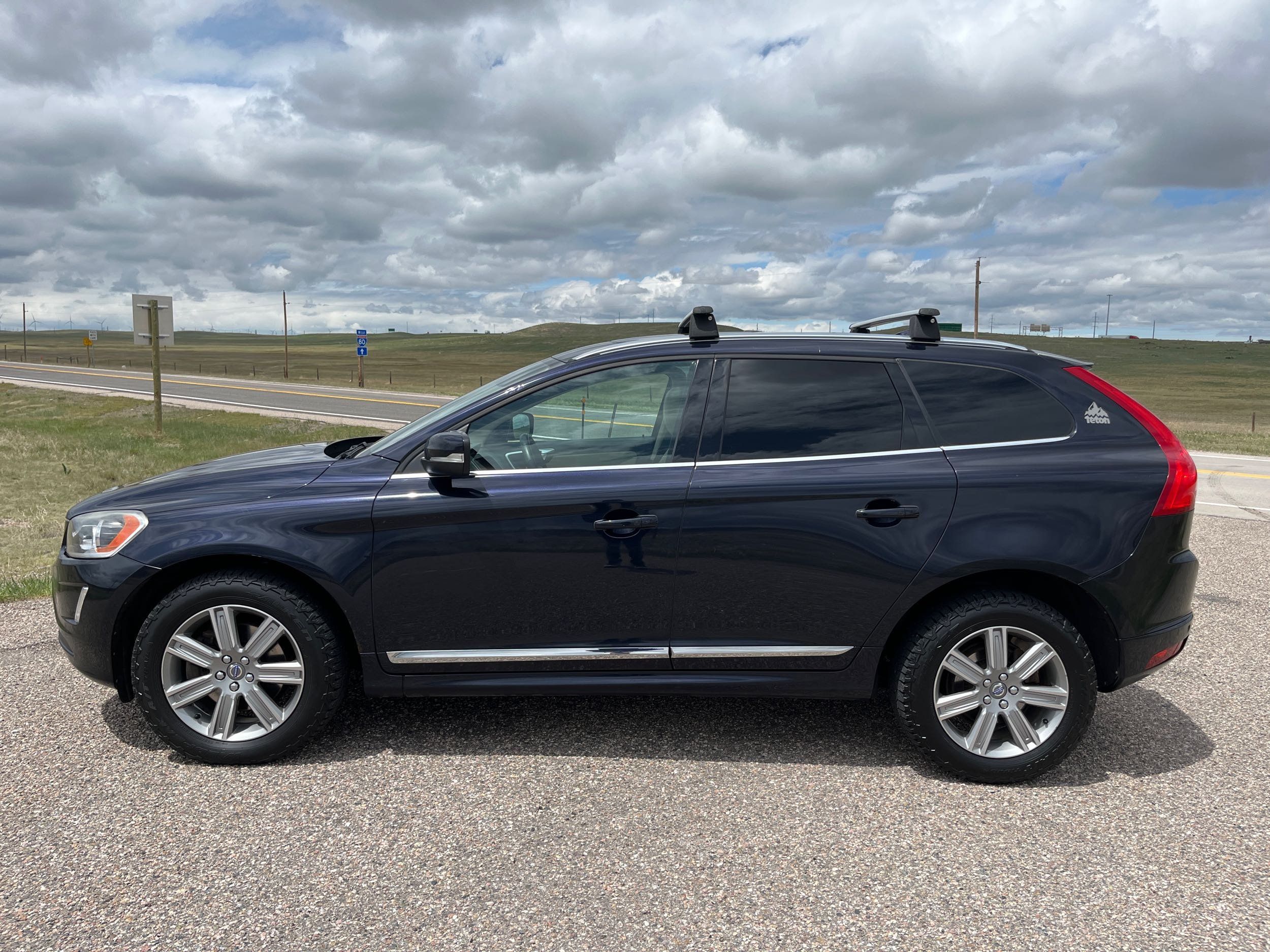 volvo xc60 2017 YV440MRU3H2101299 image volvo xc60 2017 YV440MRU3H2101299 image