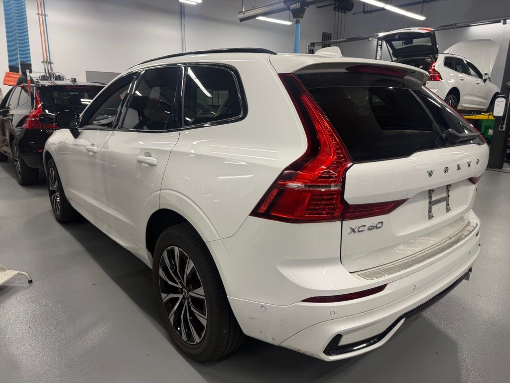 volvo xc60 2024 YV4L12RL7R1720600 image volvo xc60 2024 YV4L12RL7R1720600 image