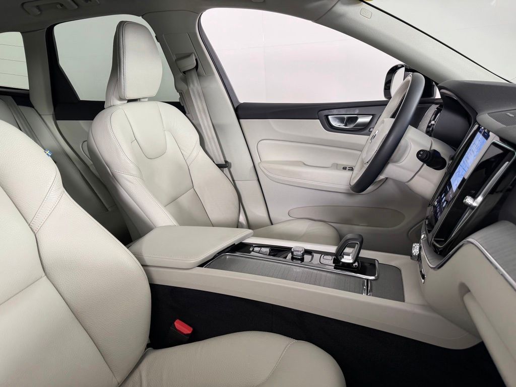 volvo xc60 2024 YV4L12RL2R1730516 image volvo xc60 2024 YV4L12RL2R1730516 image