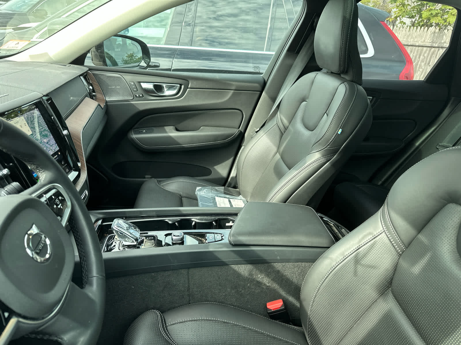 volvo xc60 2024 YV4L12RM8R1919356 image volvo xc60 2024 YV4L12RM8R1919356 image