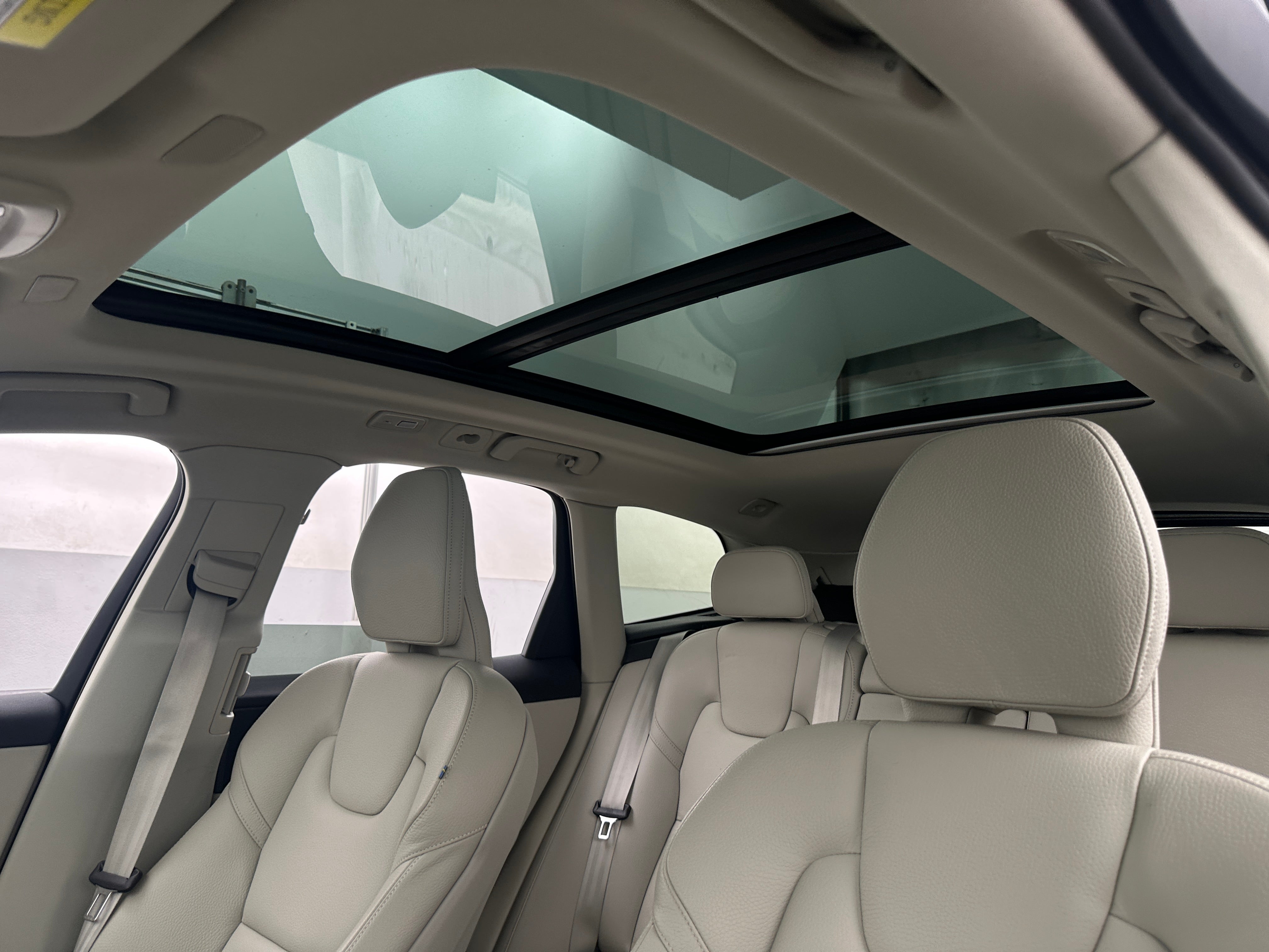 volvo xc60 2024 YV4L12RL2R1713974 image volvo xc60 2024 YV4L12RL2R1713974 image
