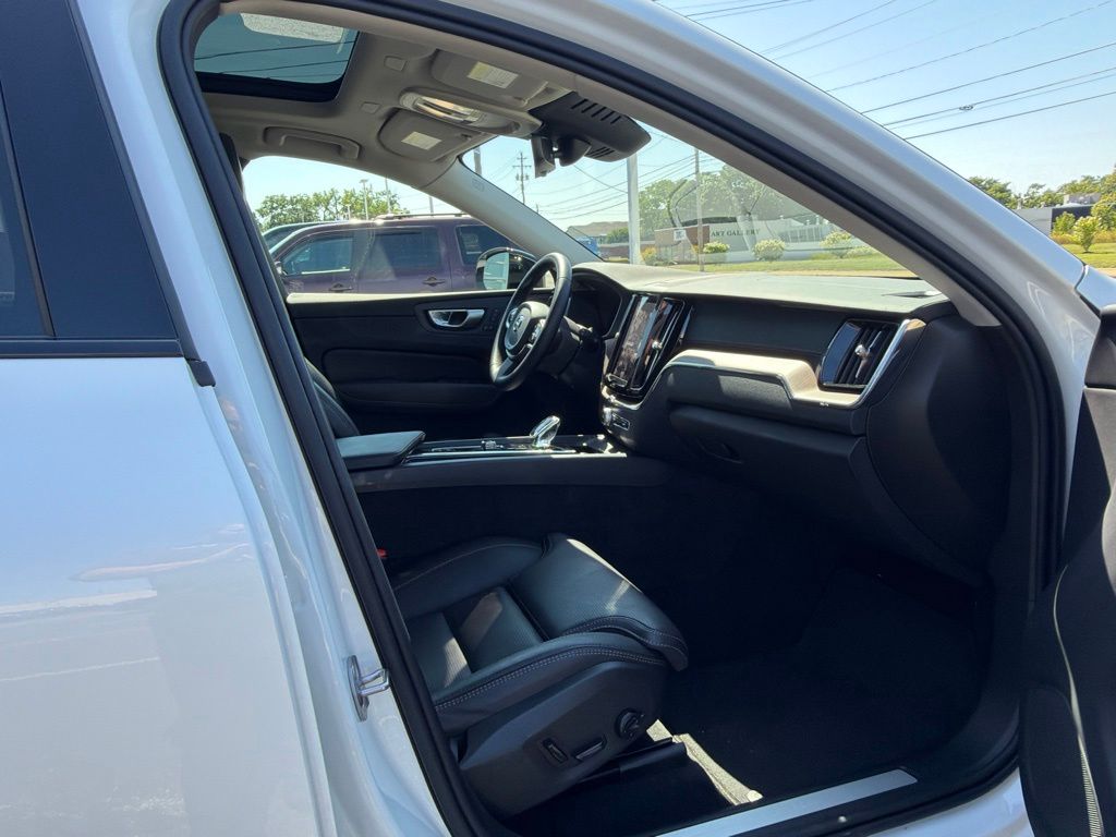 volvo xc60 2024 YV4H60DM8R1855323 image volvo xc60 2024 YV4H60DM8R1855323 image