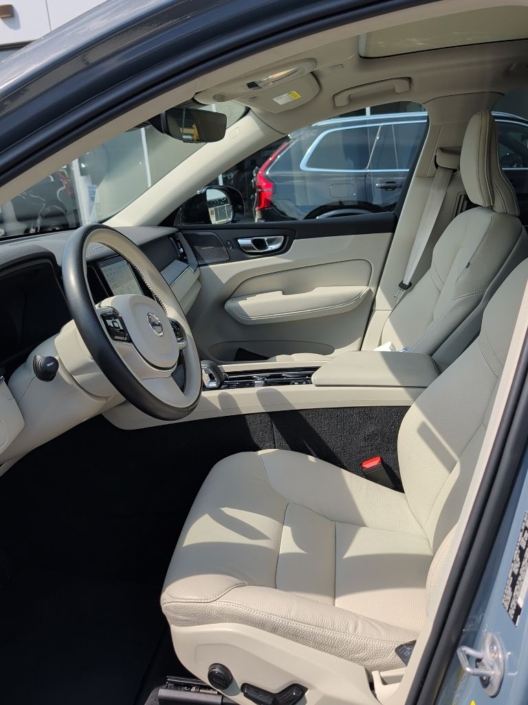volvo xc60 2024 YV4L12RL0R1745029 image volvo xc60 2024 YV4L12RL0R1745029 image