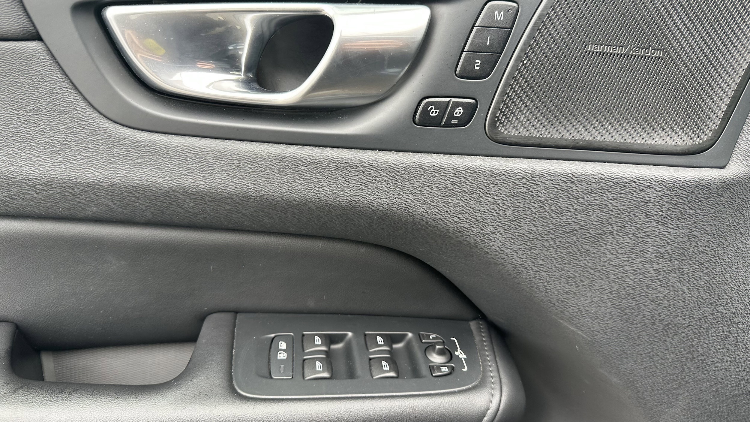 volvo xc60 2024 YV4L12RL8R1776545 image volvo xc60 2024 YV4L12RL8R1776545 image
