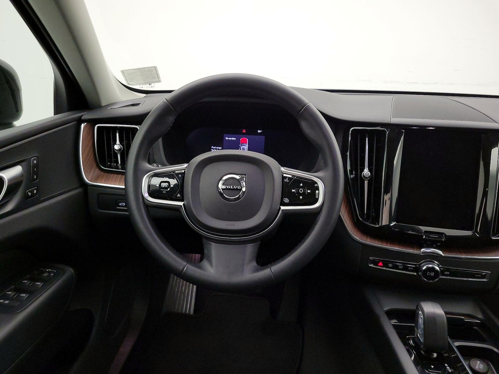 volvo xc60 2024 YV4L12RL0R1819372 image volvo xc60 2024 YV4L12RL0R1819372 image