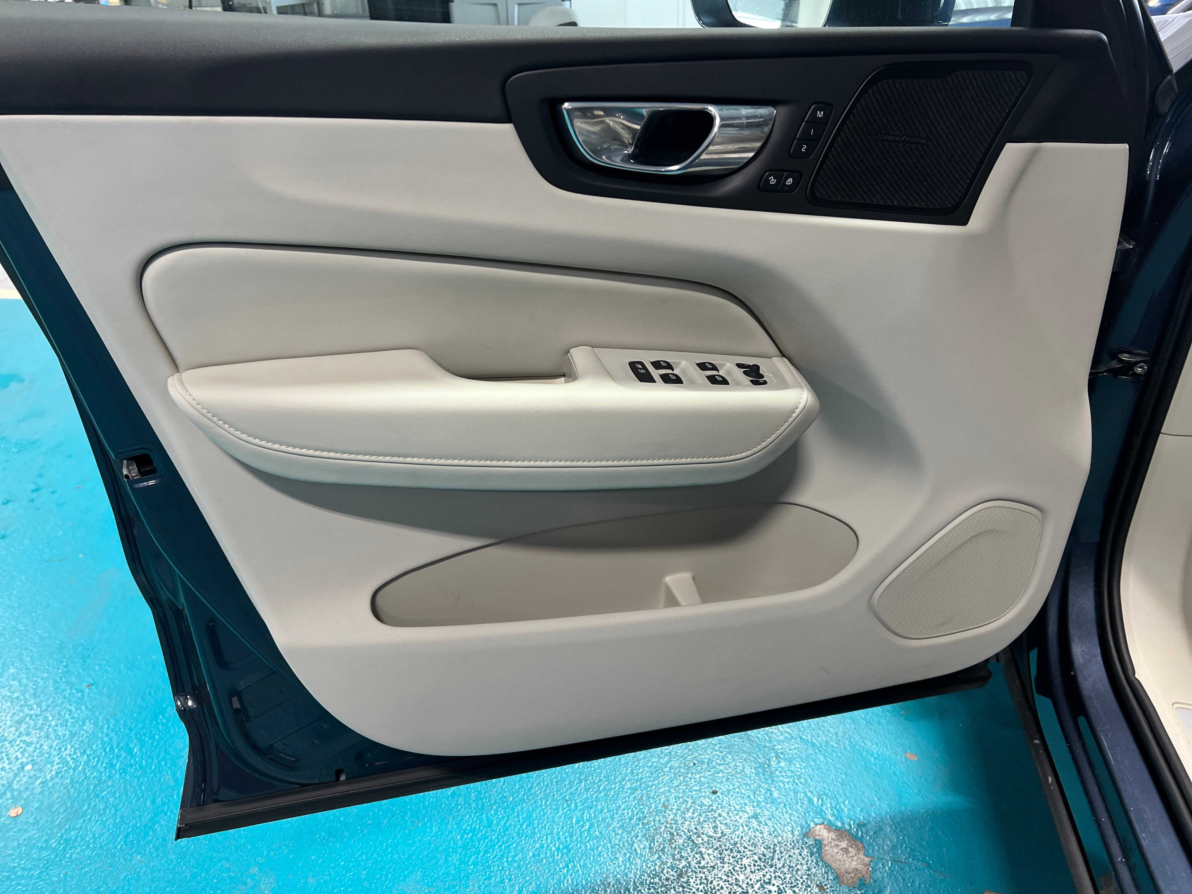 volvo xc60 2020 YV4102DL5L1431515 image volvo xc60 2020 YV4102DL5L1431515 image