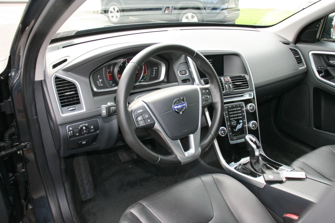 volvo xc60 2015 YV4902RK1F2749911 image volvo xc60 2015 YV4902RK1F2749911 image