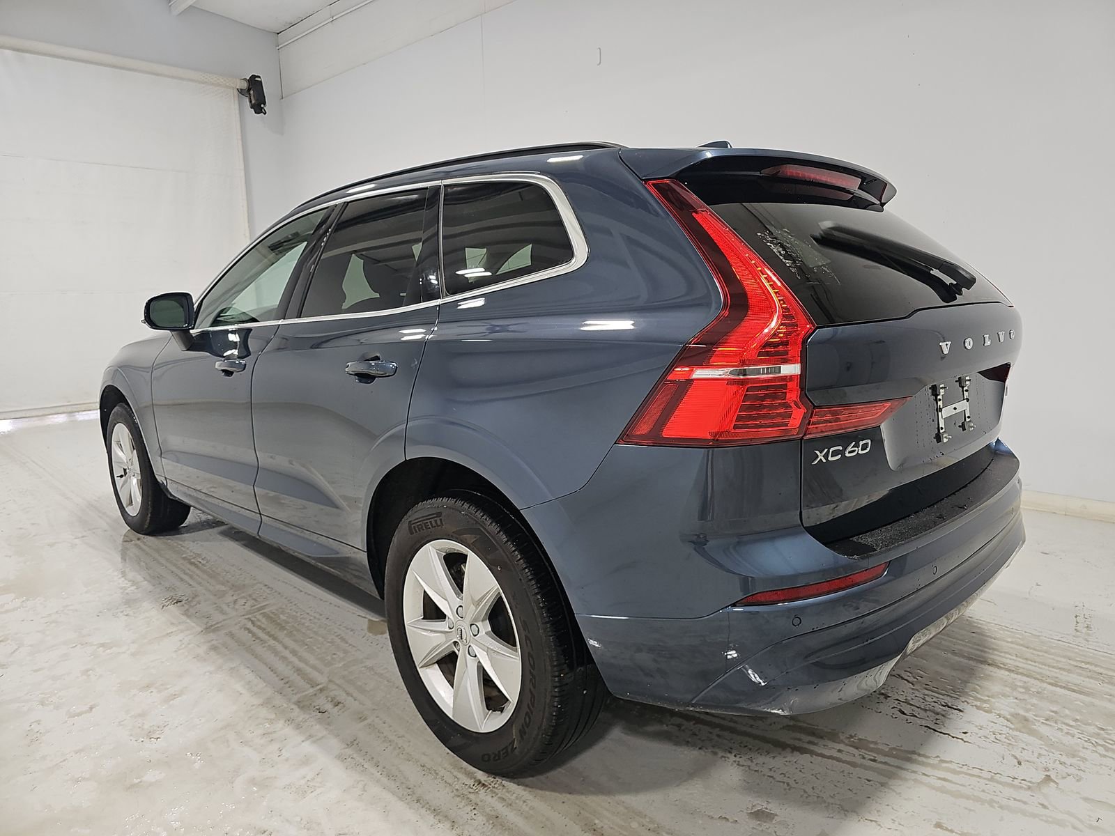volvo xc60 2022 YV4L12RK3N1087756 image