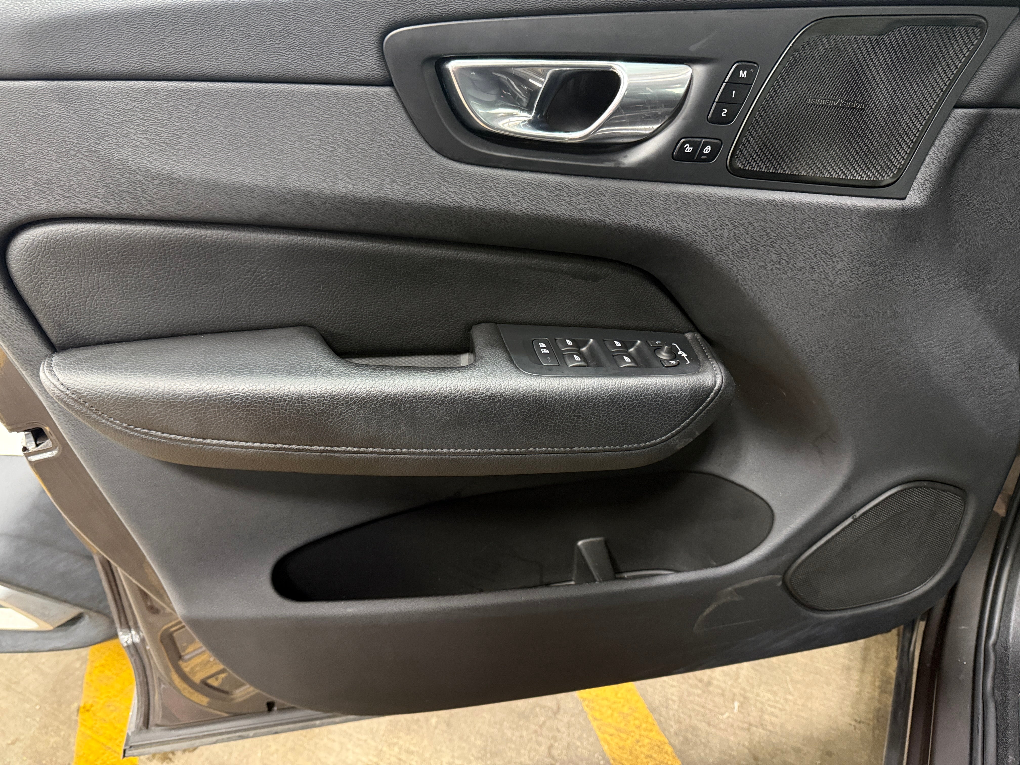 volvo xc60 2022 YV4BR0DZ6N1996944 image volvo xc60 2022 YV4BR0DZ6N1996944 image