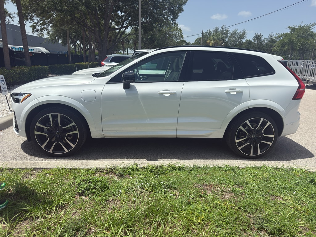 volvo xc60 2025 YV4H60RM3S1000611 image volvo xc60 2025 YV4H60RM3S1000611 image