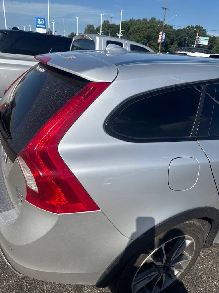 volvo v60 2018 YV440MWK6J2047988 image volvo v60 2018 YV440MWK6J2047988 image