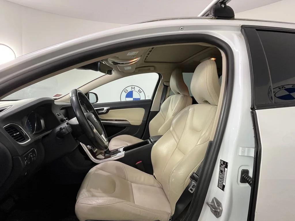 volvo v60 2015 YV4612HK2F1001708 image volvo v60 2015 YV4612HK2F1001708 image