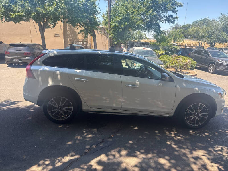 volvo v60 2015 YV4612HK4F1000754 image volvo v60 2015 YV4612HK4F1000754 image