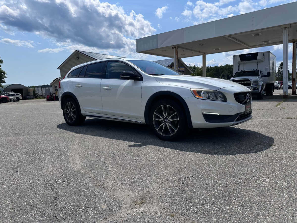 volvo v60 2015 YV4612HK5F1000634 image volvo v60 2015 YV4612HK5F1000634 image