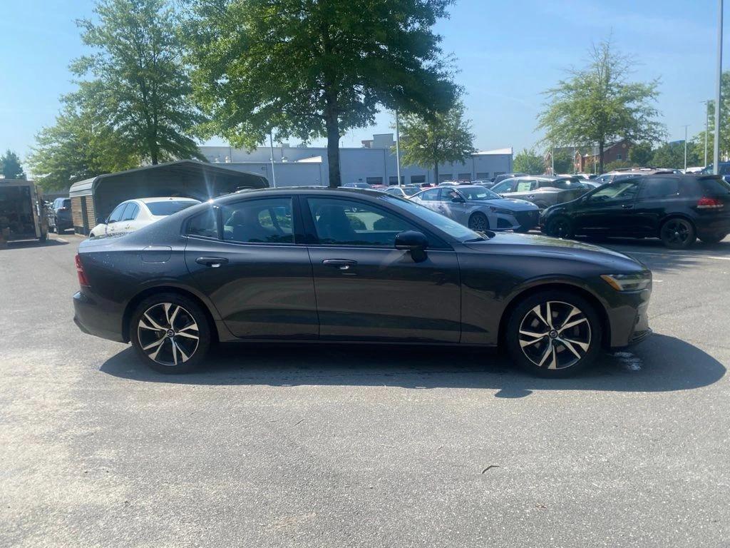 volvo s60 2023 7JRL12TW1PG239498 image volvo s60 2023 7JRL12TW1PG239498 image