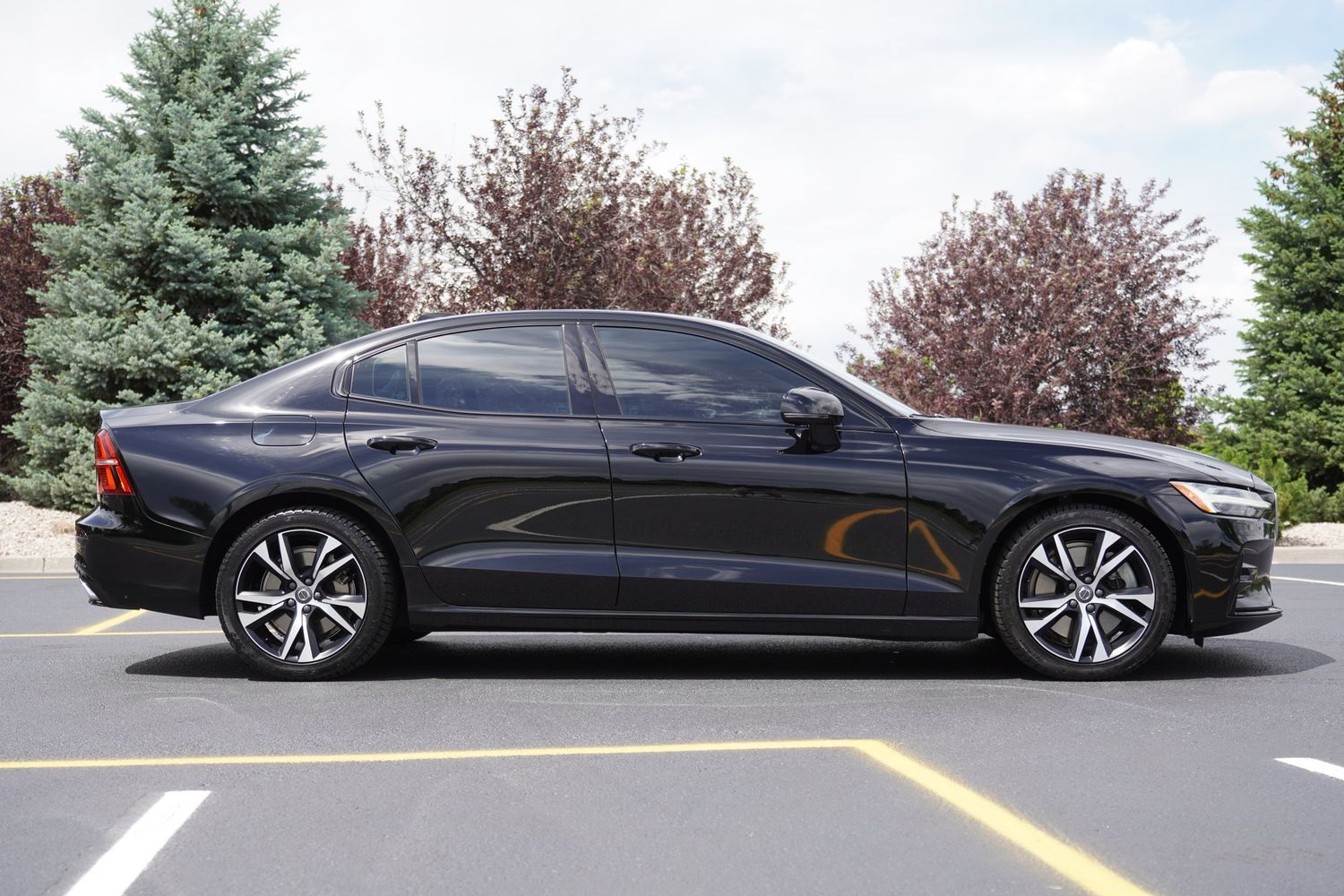 volvo s60 2019 7JRA22TM0KG013755 image volvo s60 2019 7JRA22TM0KG013755 image