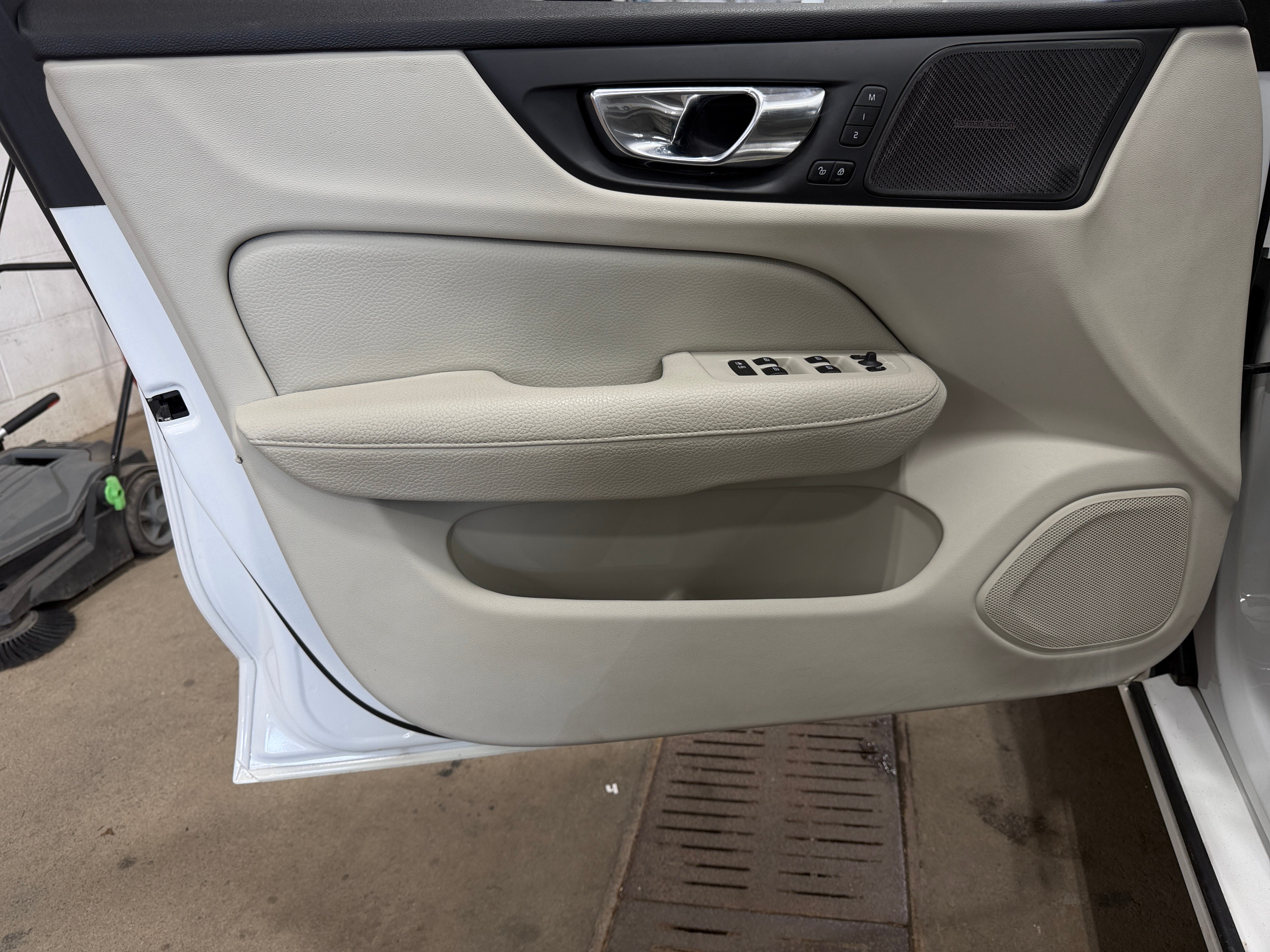 volvo s60 2019 7JRA22TK3KG012341 image volvo s60 2019 7JRA22TK3KG012341 image