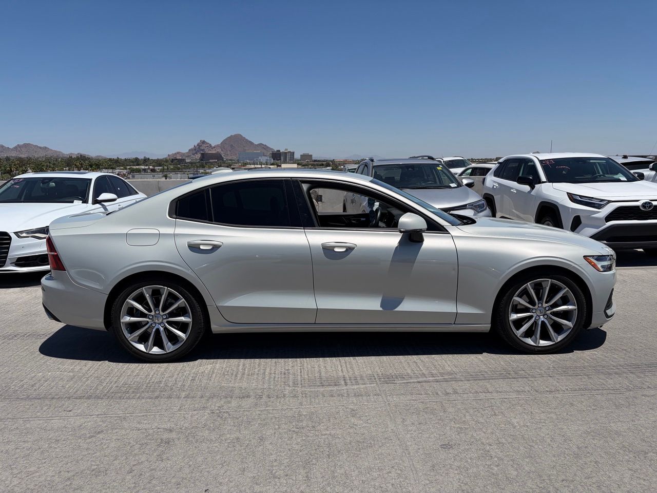 volvo s60 2019 7JR102FK9KG015052 image volvo s60 2019 7JR102FK9KG015052 image