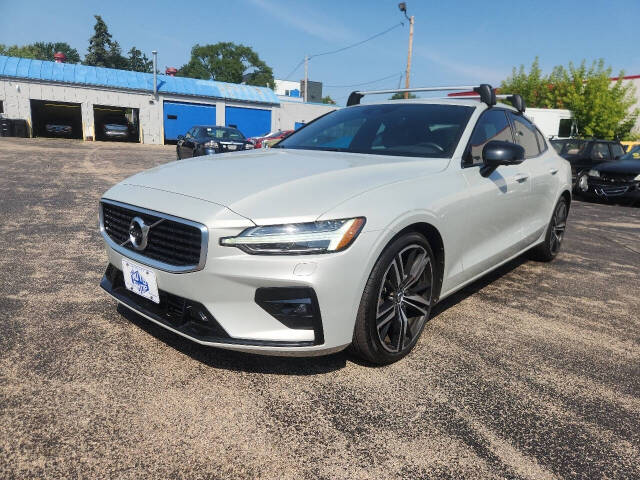 volvo s60 2019 7JRA22TM7KG013557 image volvo s60 2019 7JRA22TM7KG013557 image