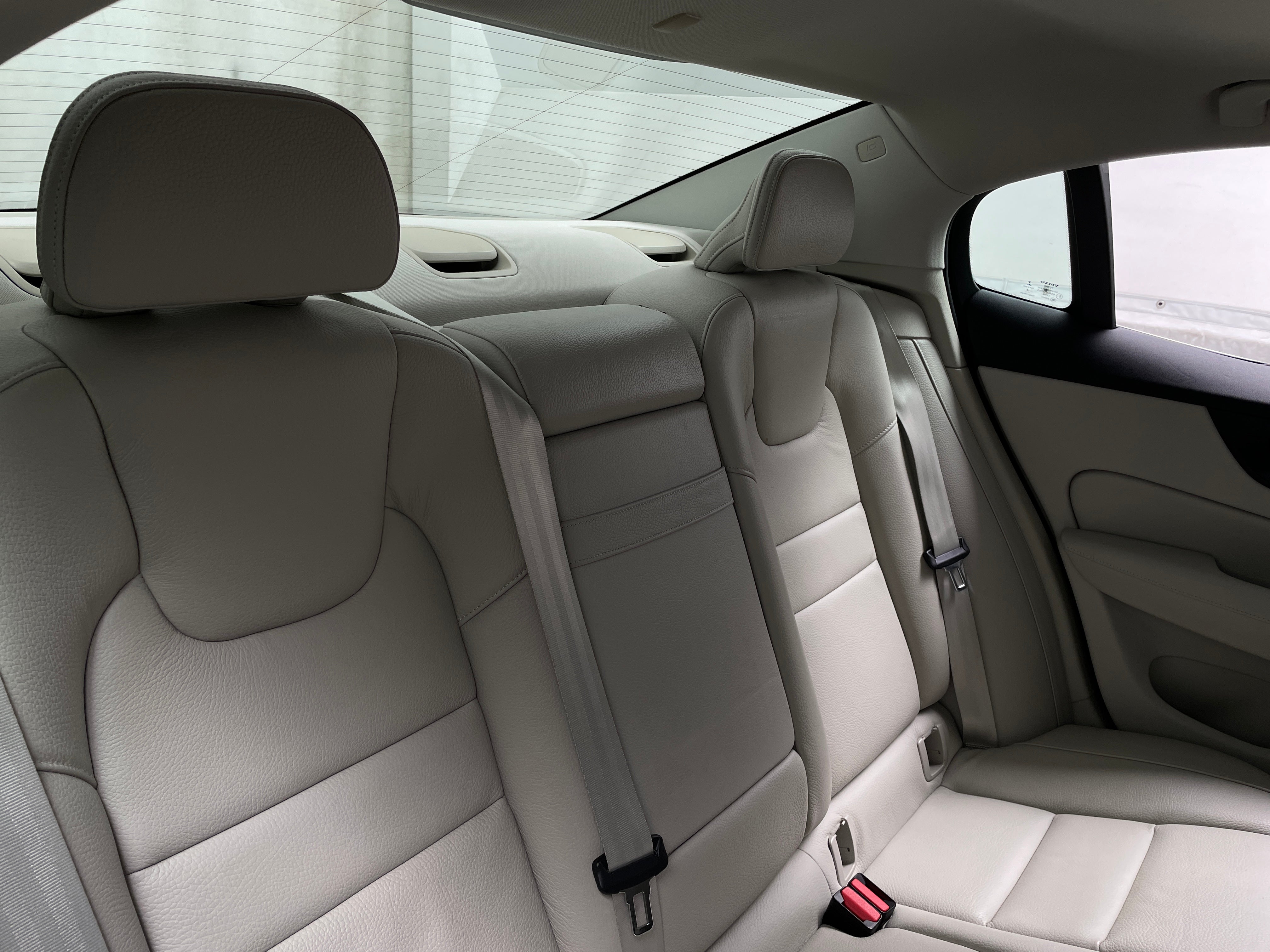 volvo s60 2019 7JR102FL1KG003681 image volvo s60 2019 7JR102FL1KG003681 image