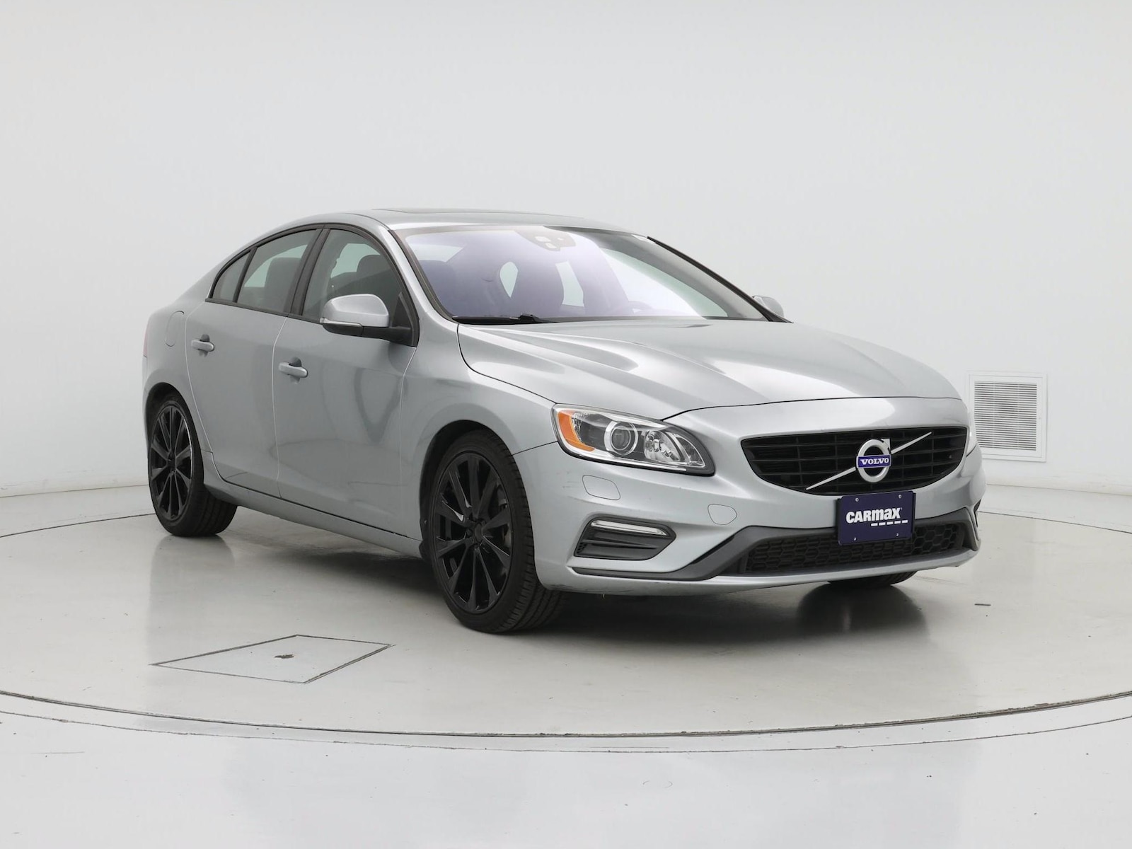 volvo s60 2018 YV126MFL0J2456015 image volvo s60 2018 YV126MFL0J2456015 image