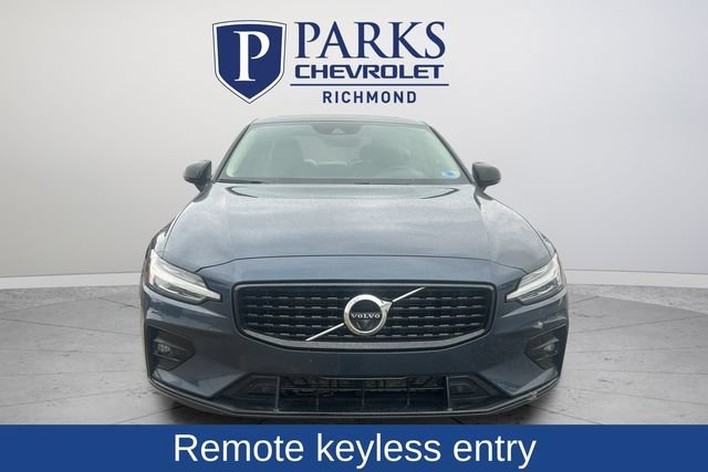 volvo s60 2022 7JRL12FZ7NG192433 image volvo s60 2022 7JRL12FZ7NG192433 image