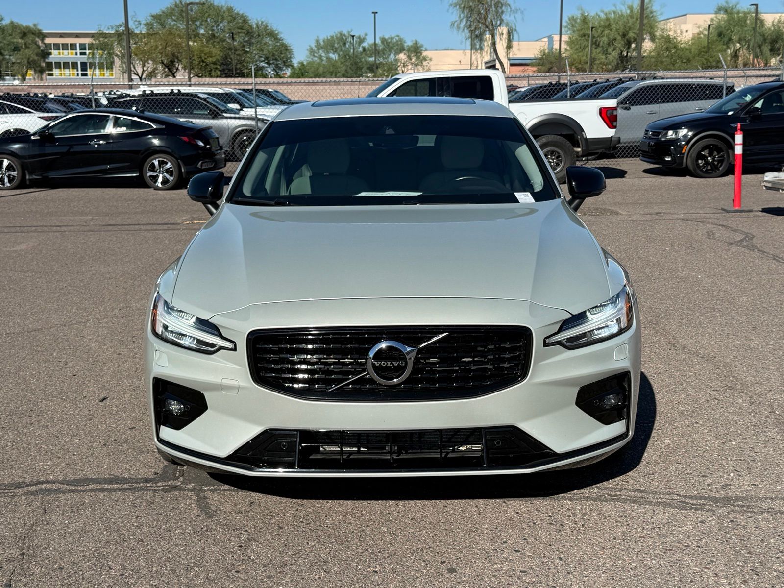 volvo s60 2022 7JRL12FZ3NG161597 image volvo s60 2022 7JRL12FZ3NG161597 image