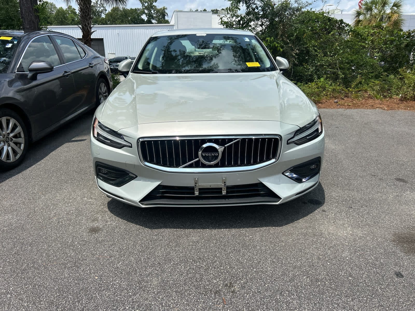 volvo s60 2022 7JRL12TL2NG165088 image volvo s60 2022 7JRL12TL2NG165088 image