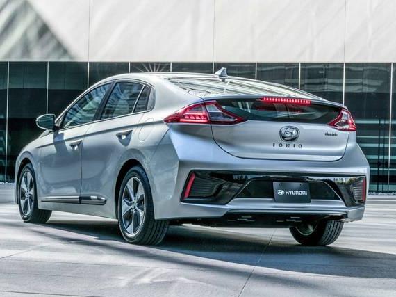 HYUNDAI IONIQ 2017 KMHC05LH0HU013410 image
