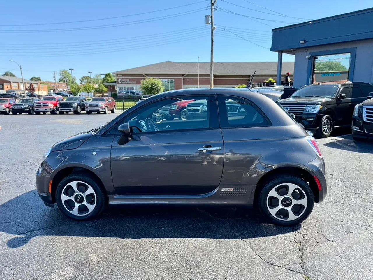 fiat 500e 2018 3C3CFFGE7JT489926 image fiat 500e 2018 3C3CFFGE7JT489926 image