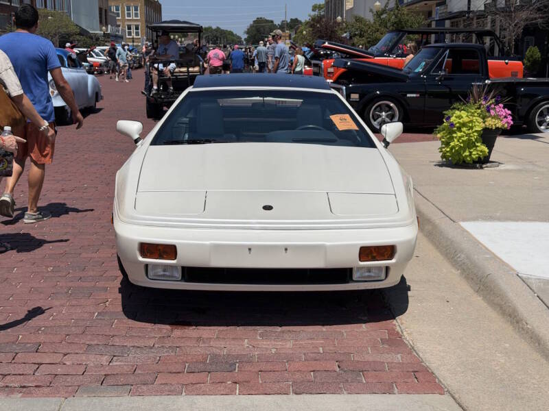 lotus esprit 1988 SCCFC20A9JHF62389 image lotus esprit 1988 SCCFC20A9JHF62389 image