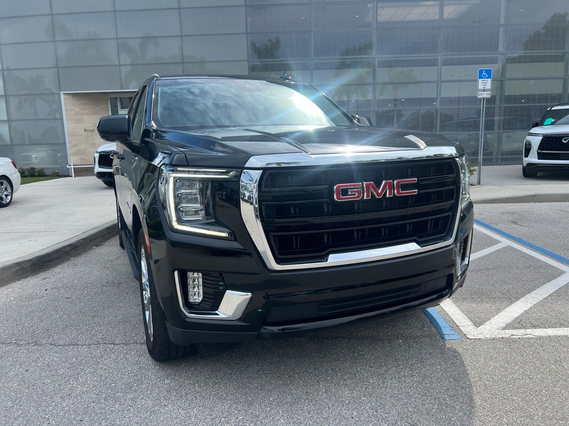 gmc yukon 2023 1GKS1AKD8PR119680 image gmc yukon 2023 1GKS1AKD8PR119680 image