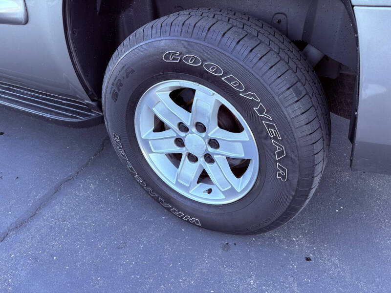 gmc yukon 2008 1GKFC13038J196660 image gmc yukon 2008 1GKFC13038J196660 image