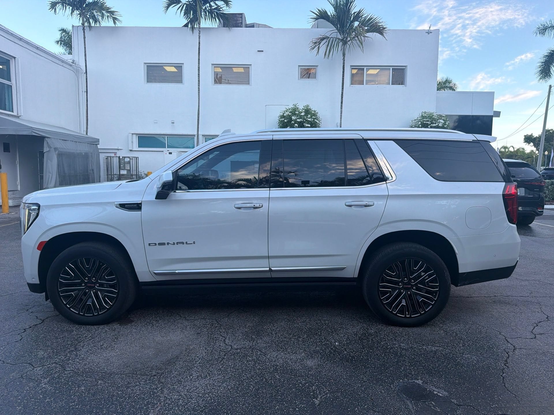gmc yukon 2024 1GKS2DKT3RR183943 image gmc yukon 2024 1GKS2DKT3RR183943 image