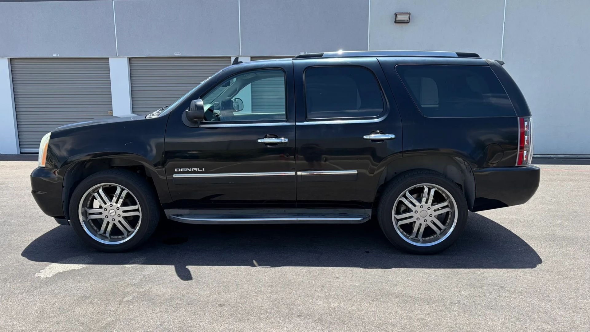 gmc yukon 2011 1GKS2EEF9BR310678 image gmc yukon 2011 1GKS2EEF9BR310678 image