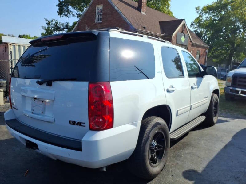 gmc yukon 2011 1GKS1CE08BR220554 image gmc yukon 2011 1GKS1CE08BR220554 image
