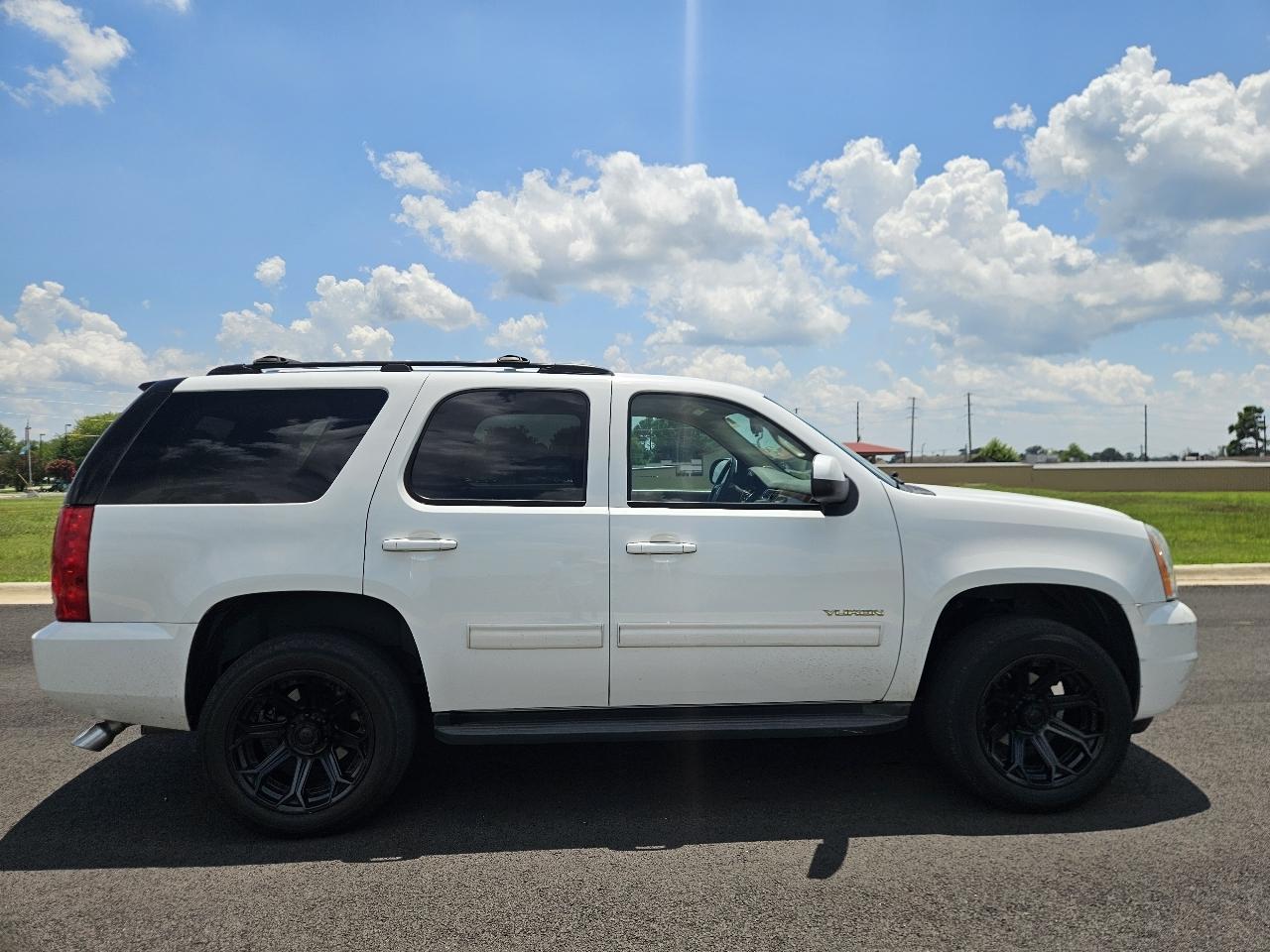 gmc yukon 2010 1GKUCAE07AR285949 image gmc yukon 2010 1GKUCAE07AR285949 image