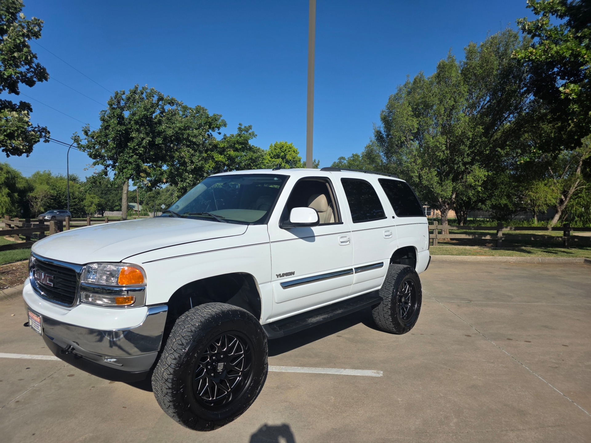 gmc yukon 2005 1GKEK13TX5R194555 image gmc yukon 2005 1GKEK13TX5R194555 image