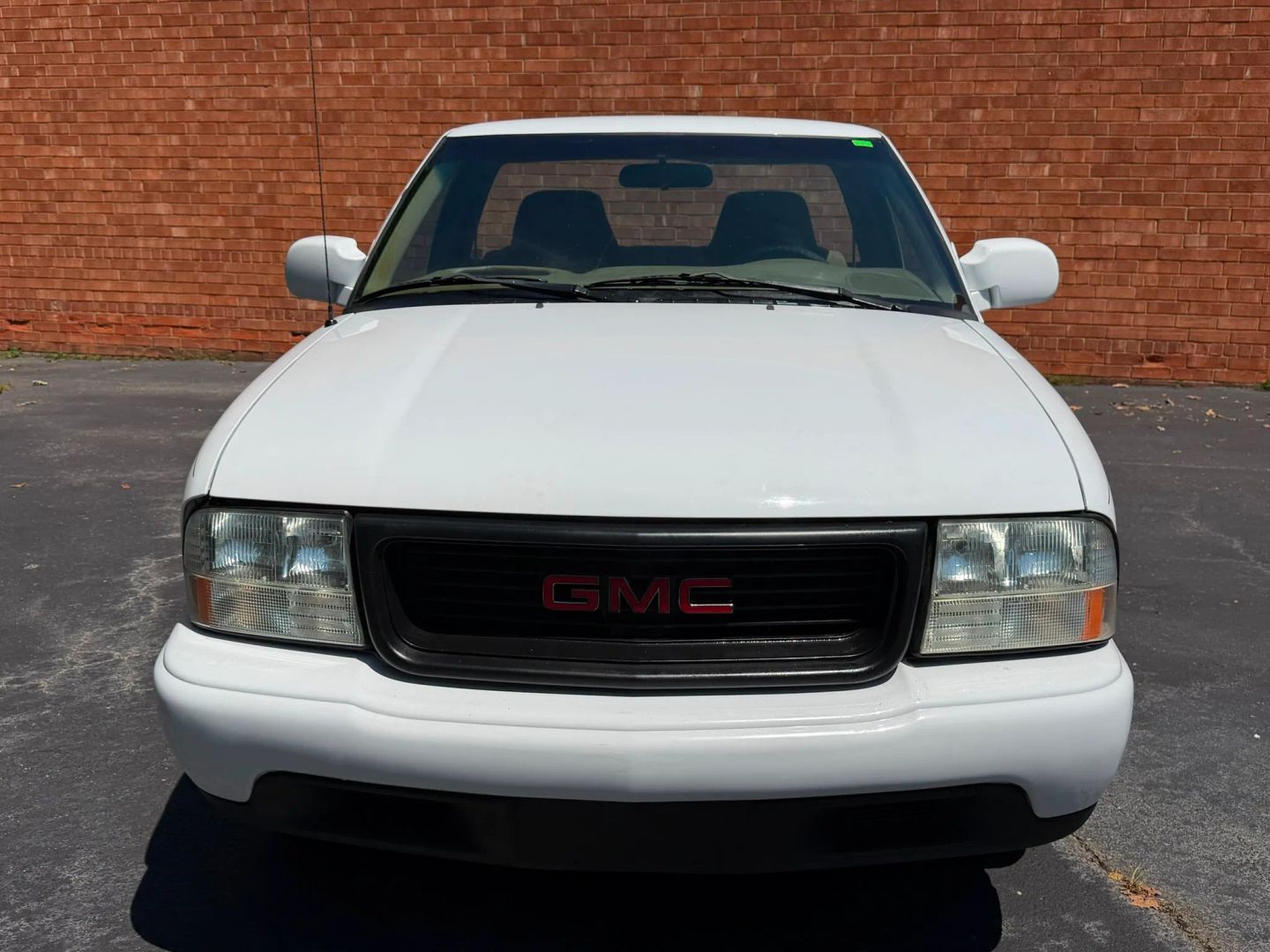 gmc sonoma 2001 1GTCS14W118256050 image gmc sonoma 2001 1GTCS14W118256050 image