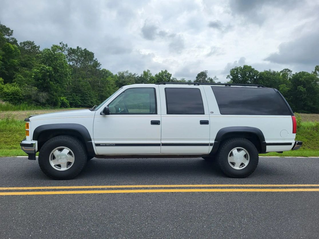 gmc suburban 1997 3GKFK16R4VG516045 image gmc suburban 1997 3GKFK16R4VG516045 image