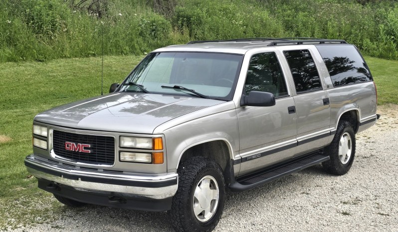 gmc suburban 1999 3GKFK16R7XG553464 image gmc suburban 1999 3GKFK16R7XG553464 image
