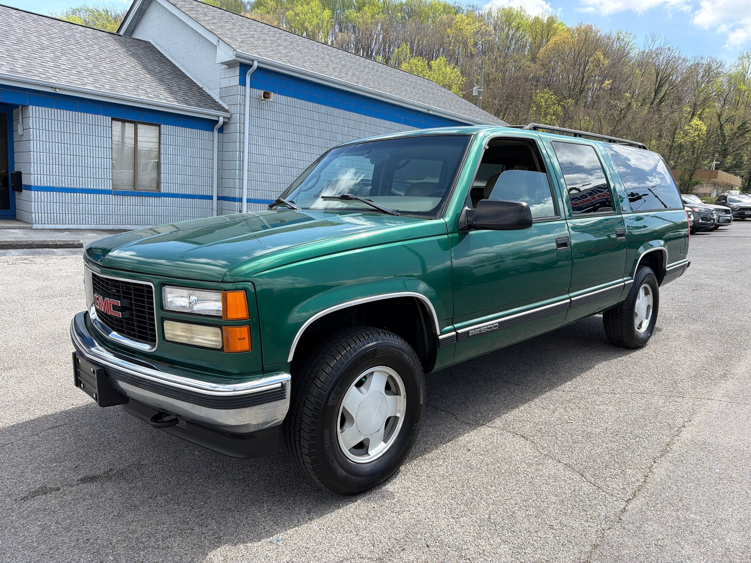 gmc suburban 1999 3GKFK16R8XG526256 image gmc suburban 1999 3GKFK16R8XG526256 image