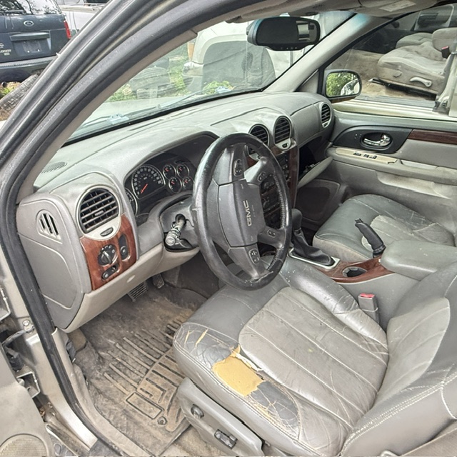 gmc envoy 2004 1GKDT13S842360644 image gmc envoy 2004 1GKDT13S842360644 image