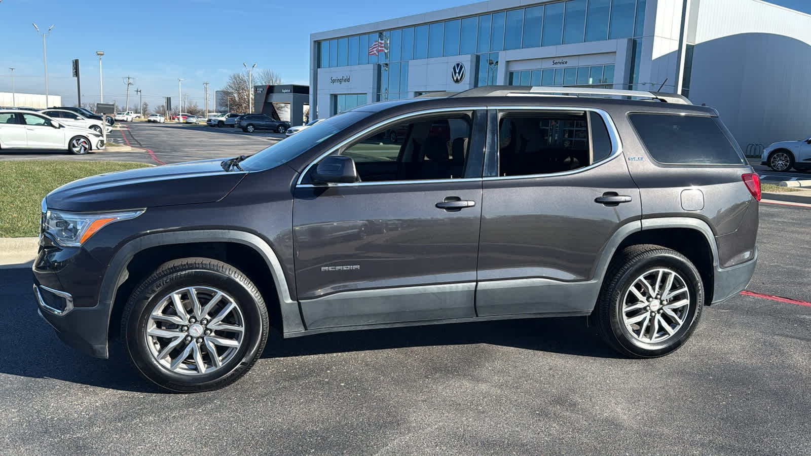 gmc acadia 2018 1GKKNLLS6JZ243323 image gmc acadia 2018 1GKKNLLS6JZ243323 image
