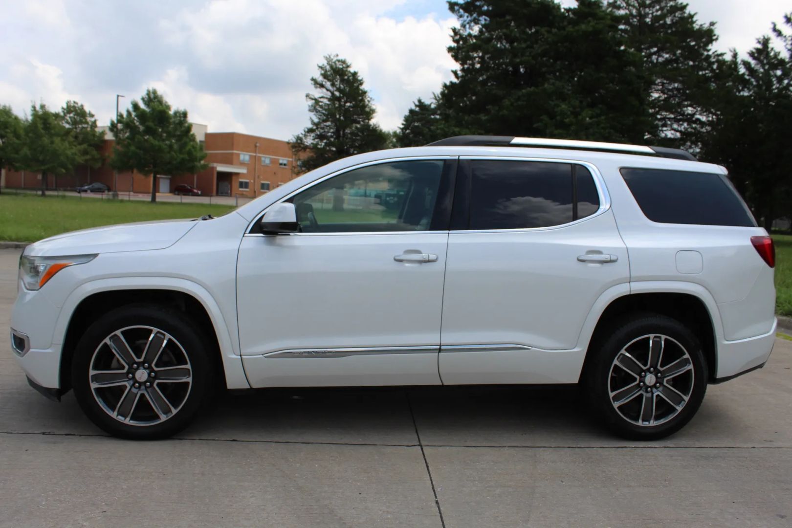 gmc acadia 2018 1GKKNPLS5JZ169934 image gmc acadia 2018 1GKKNPLS5JZ169934 image