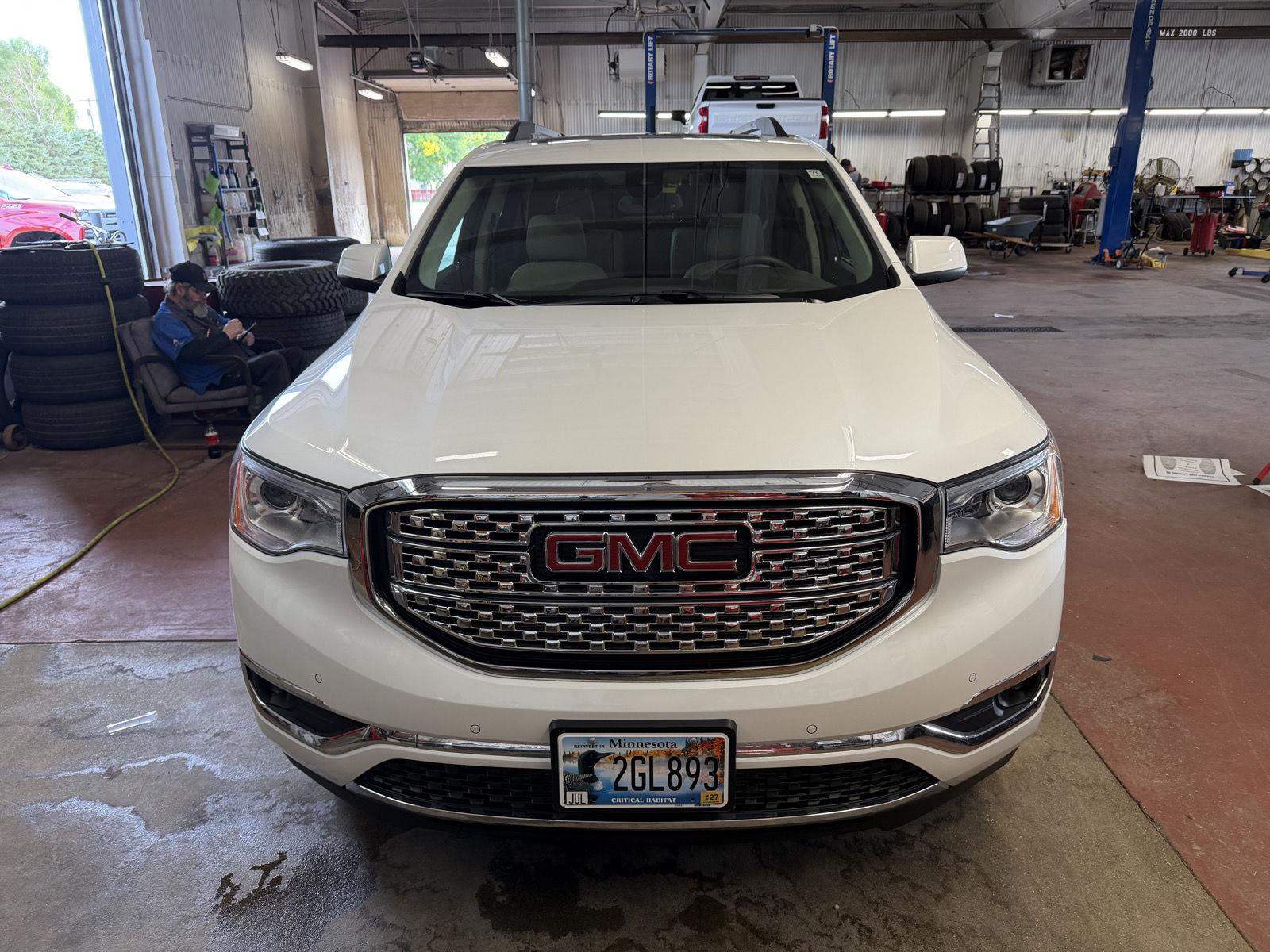 gmc acadia 2017 1GKKNXLS8HZ304818 image gmc acadia 2017 1GKKNXLS8HZ304818 image